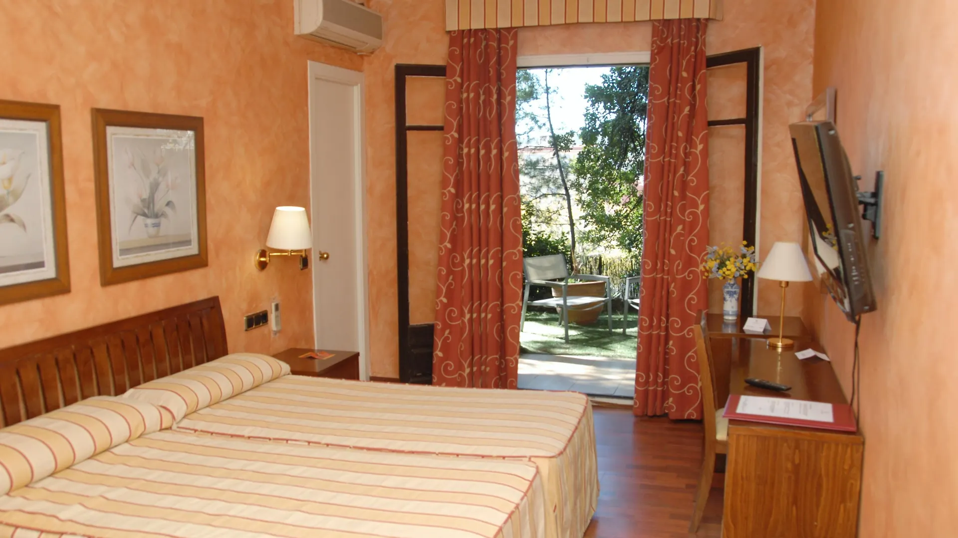 ***  Hotel El Castell Sant Boi de Llobregat Spanien