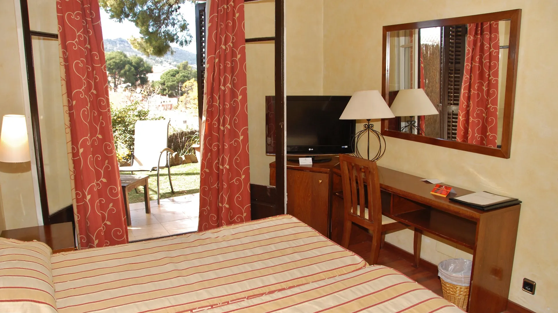 Hotel El Castell Sant Boi de Llobregat 3*,  Spanien
